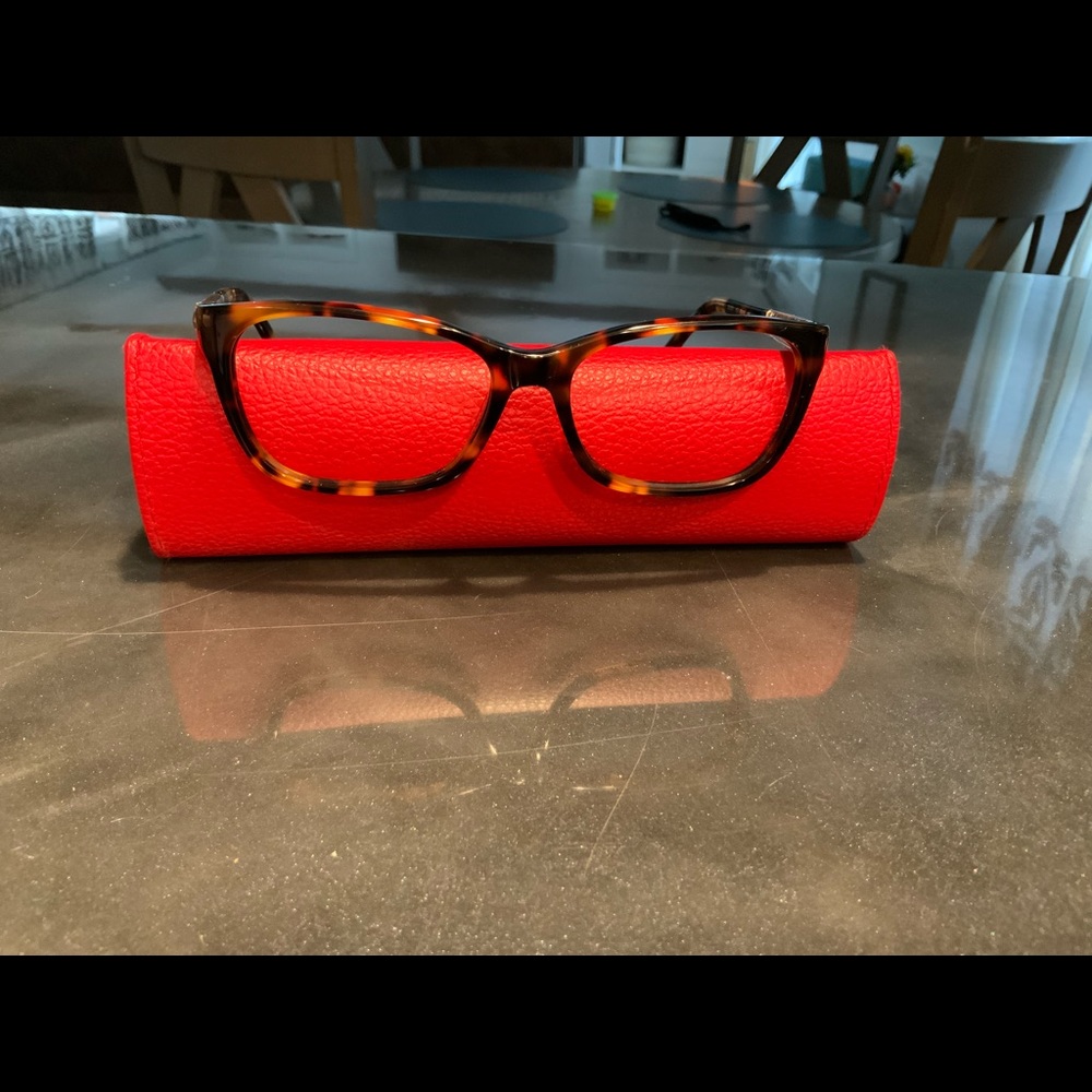 Guess eye glasses